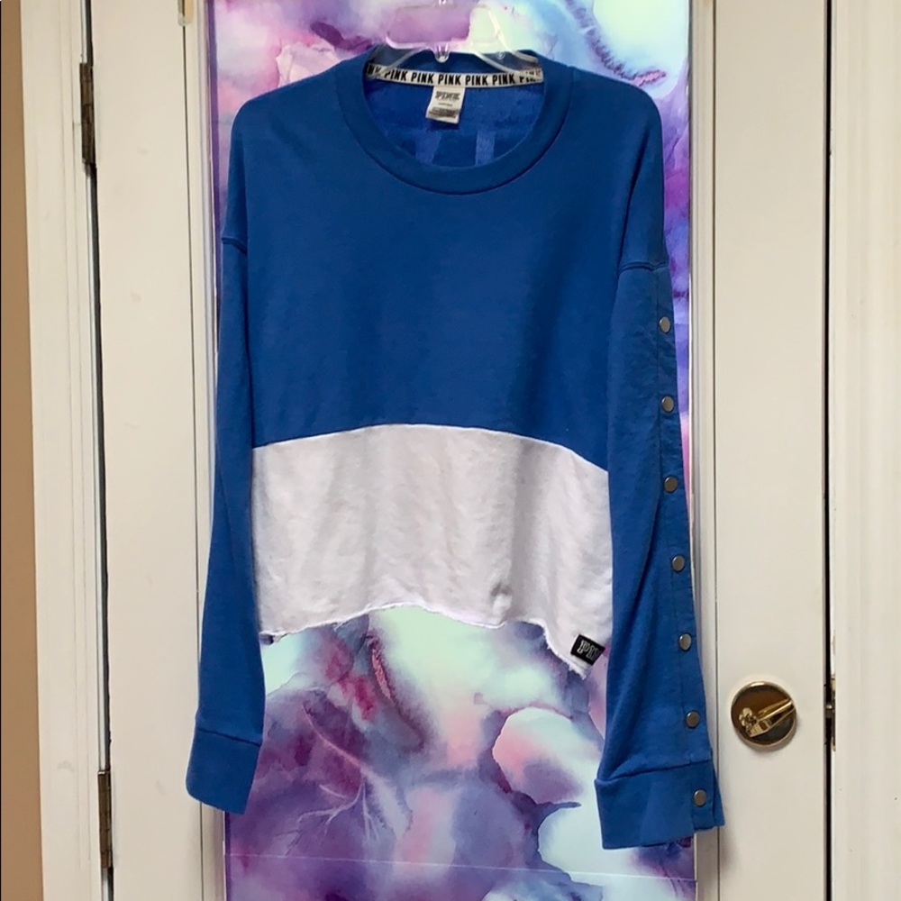 Cropped long sleeve shirt w/ snap button sleeves